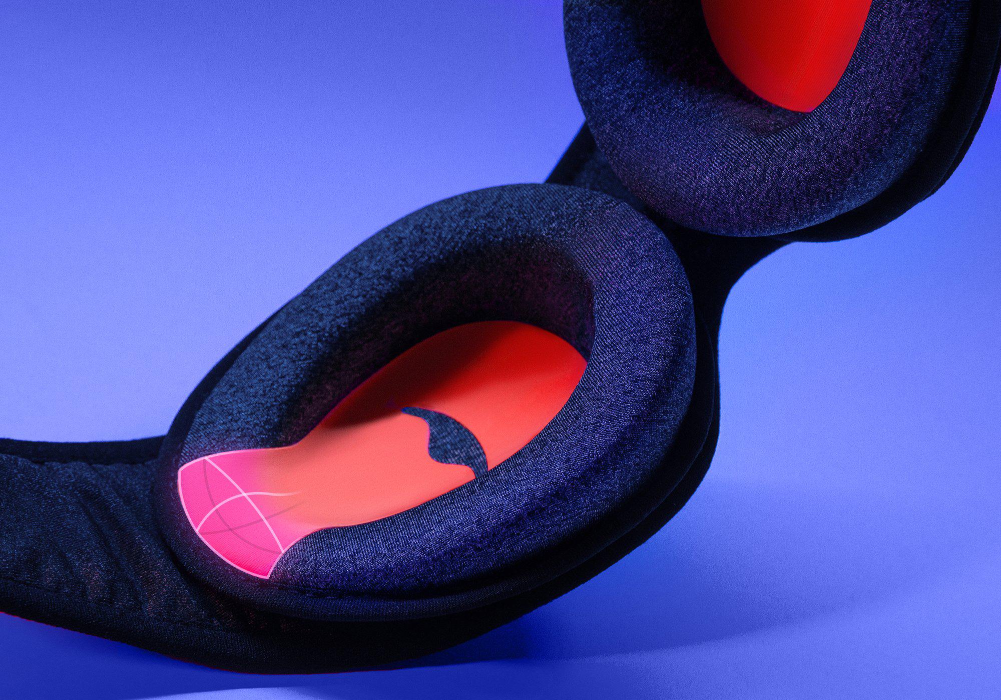 Close-up on the interior of an eye cup, with a pink highlighted overlay showing the tapered edge designed for side sleepers.