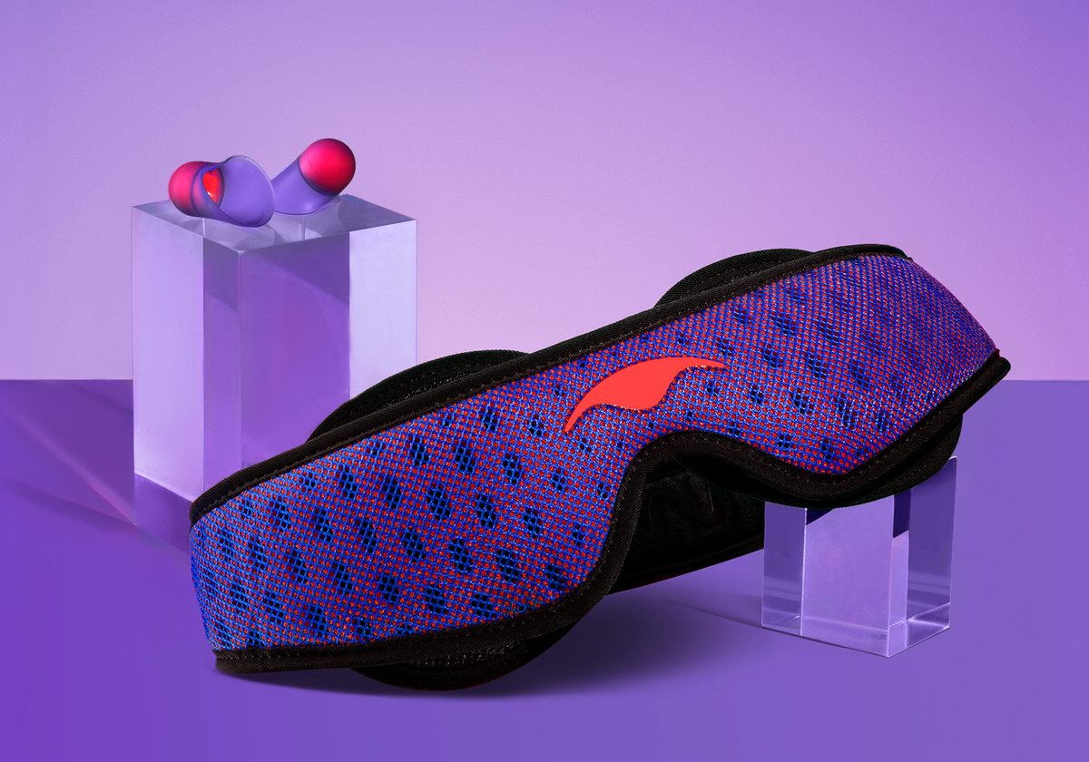 Instantly <strong>block both light and noise</strong> for quiet, restful sleep.